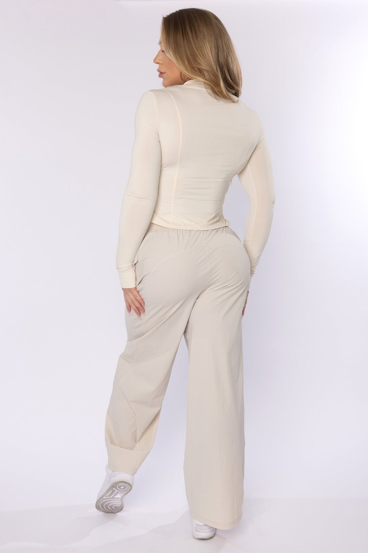 Whisper Jacket White - FPFit