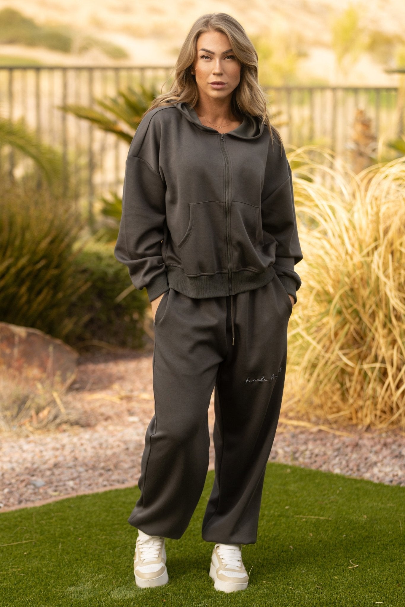 Drift Zip-Up - Charcoal Green – FemalePeakFit