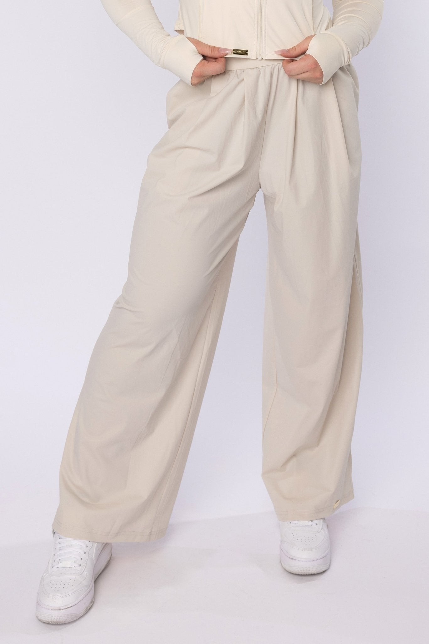 【HI FI FNK】Jacquard White Pants Whisper Pants White – FemalePeakFit